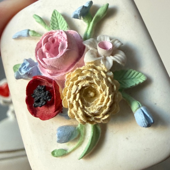 Floral Embossed Trinket Box - Picture 7 of 11